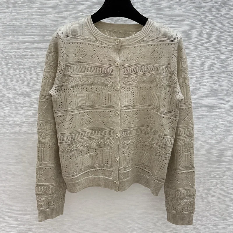 

Качественный и повседневный женский кардиган с вышивкой букв и открытым вязаным дизайнерским свитером на осень 251004167.