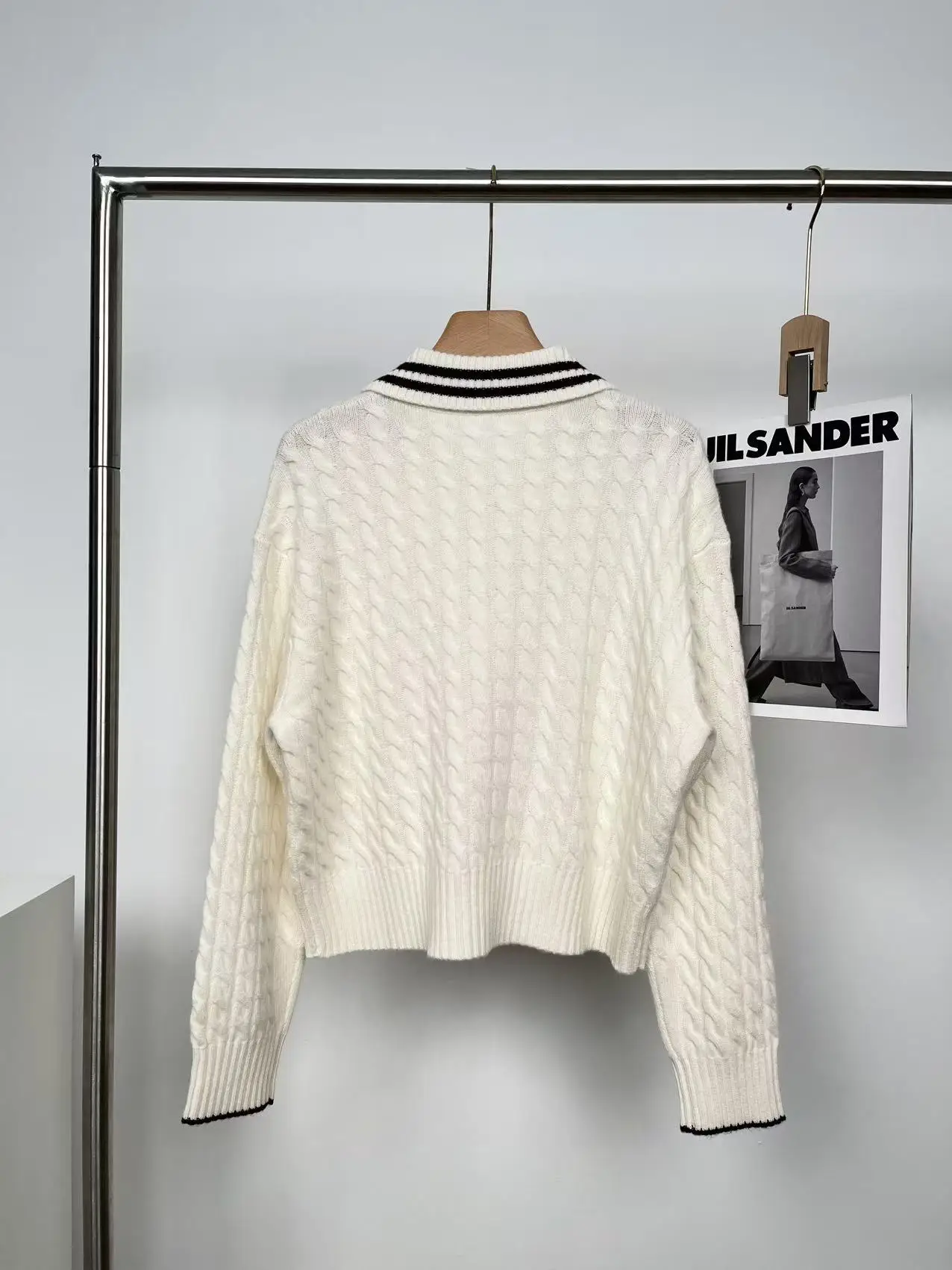 

Женский высококачественный шерстяной трикотаж с витыми лацканами и длинными рукавами