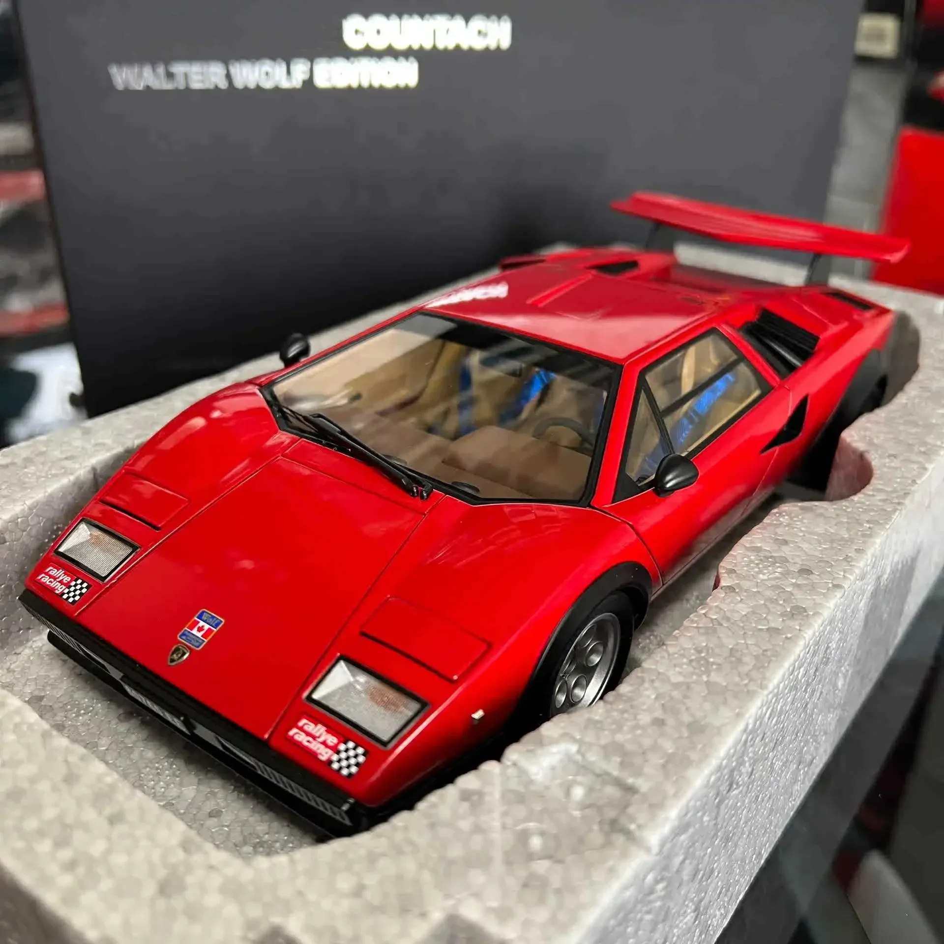 

Autoart 1:18 LP500S Countach Red Simulation Limited Edition, все открытые металлические статические модели автомобиля из сплава, игрушка в подарок