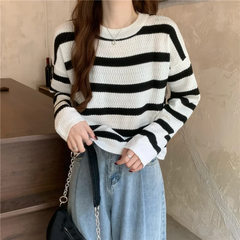 Retro Colorblocked Striped Crewneck Cropped Pullover Sweater Women Spring Autumn Long Sleeve Knitted Top Korean Style Fashion