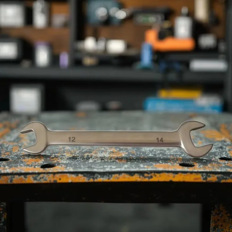 Chiave in titanio antimagnetico al 100% con doppia estremità aperta 20 * 22 mm leggera