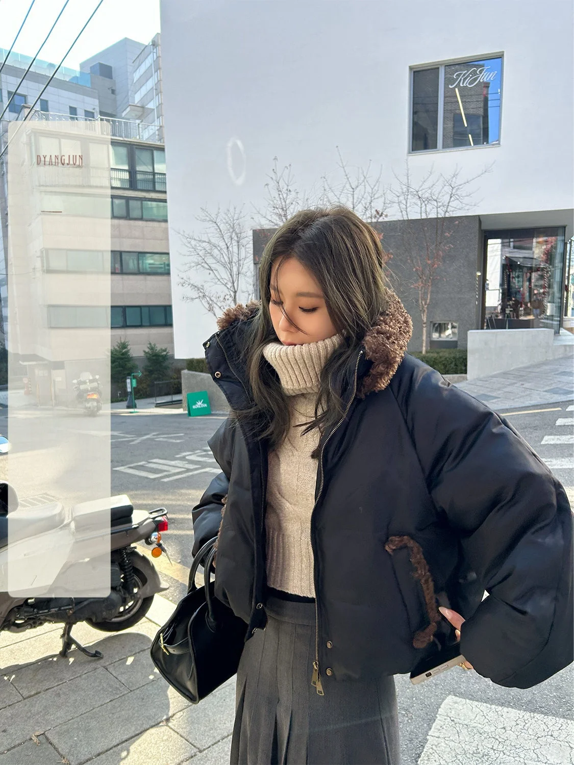 D YANGJUN Winter Popular Black Fur Collar Hooded Cotton Jacket Women's Casual Style Short Coat Nylon Fiber Zipper Closure