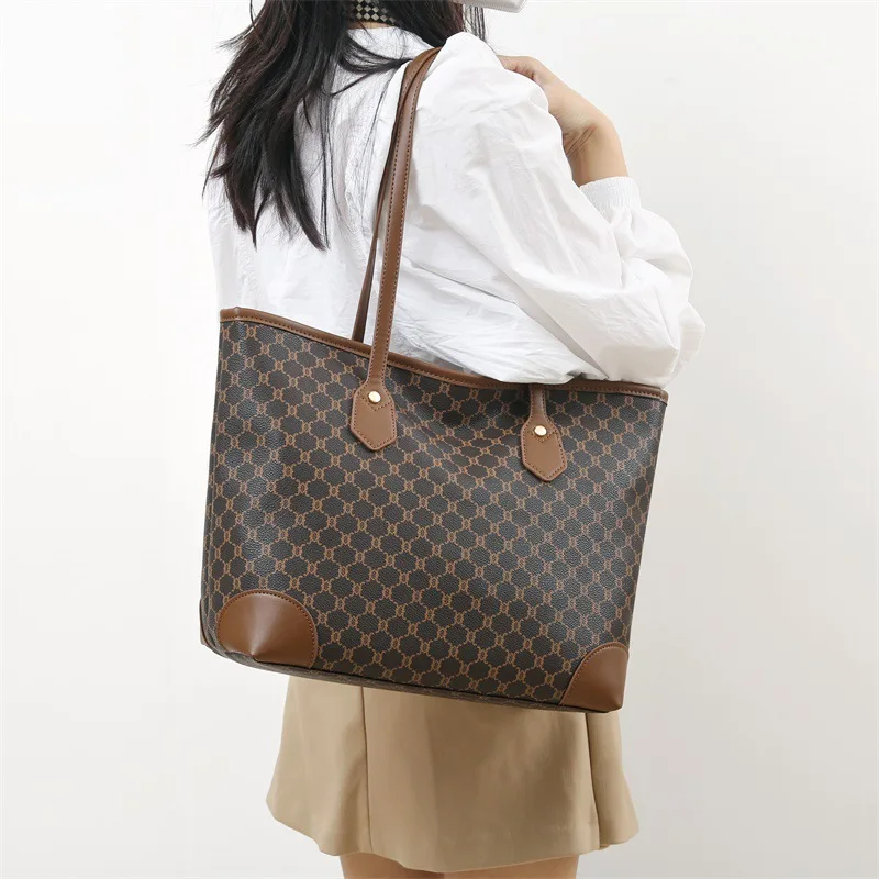 

Hot Sale Women's High-end and Large Bag New Light Luxury Bag Popular Light Luxury and Large Capacity Commuting Shoulder Totes