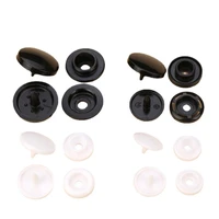 Boutons à pression en plastique noir/blanc T5 4