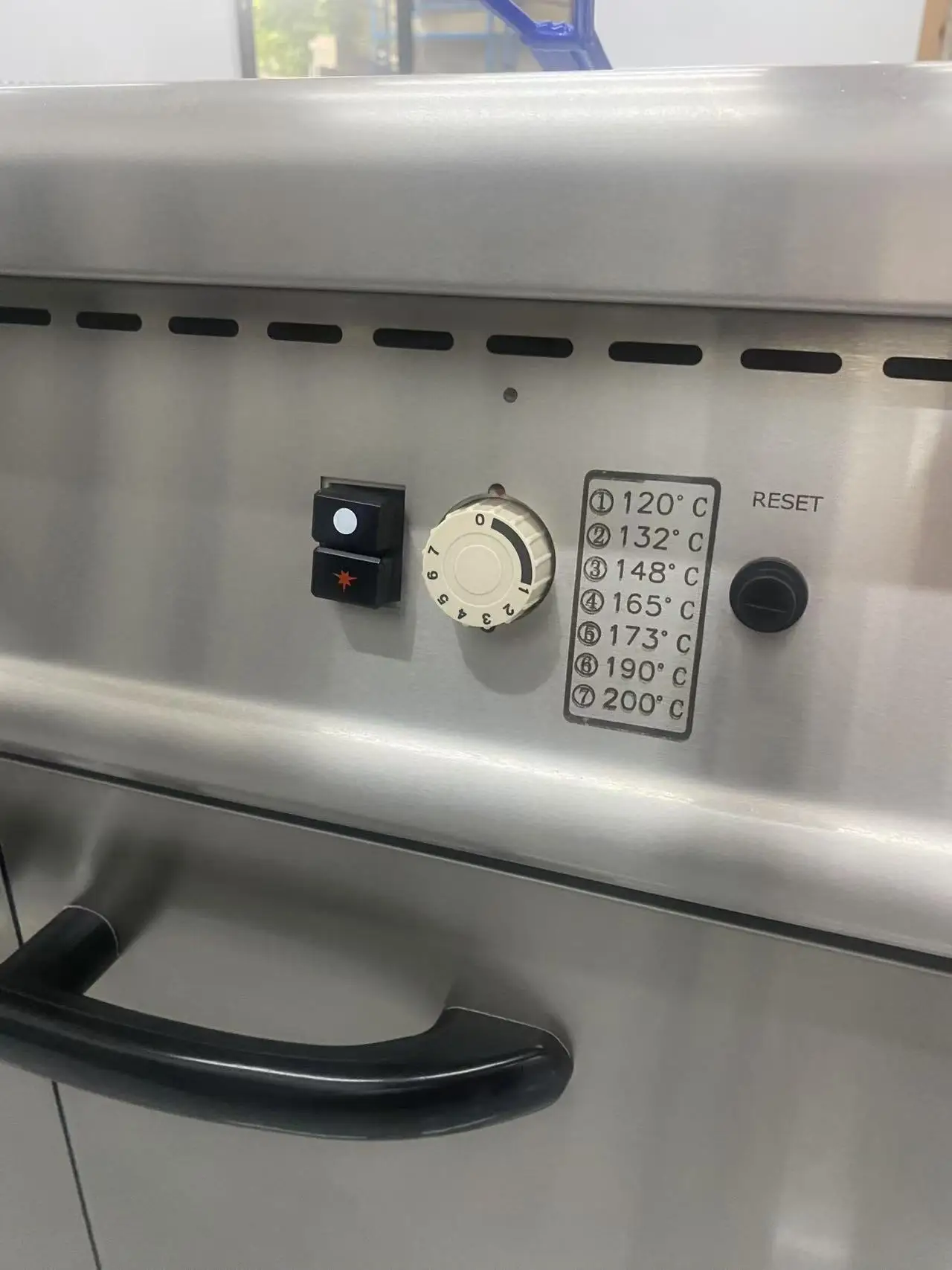 Commercial Deep Fryer Double Tank 4 Baskets Electric Fryer Machine With Cabinet For Fast Food Burger Shop Fried Chicken Store