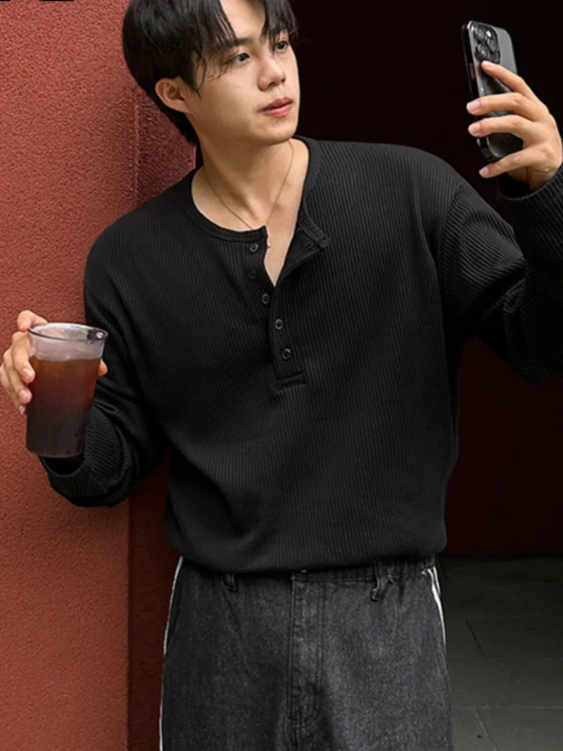 New Men's T-shirt Round Collar Solid Color Casual Button Design Korean Style Autumn Long Sleeve Loose Male Tee Simple 99T48