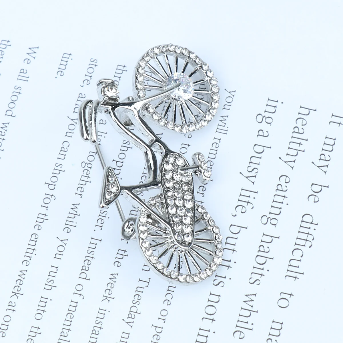 

Creative Alloy Corsage Brooch Pin 4.5x3cm Charming Women Brooch for Wedding Birthday Prom Casual Wear Clothing Decoration