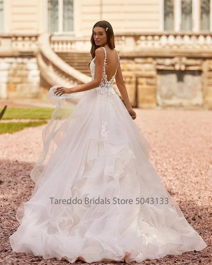 Vestidos de novia de tul con volantes personalizados, apliques de encaje con cuello en V profundo, Espalda descubierta, hechos a medida