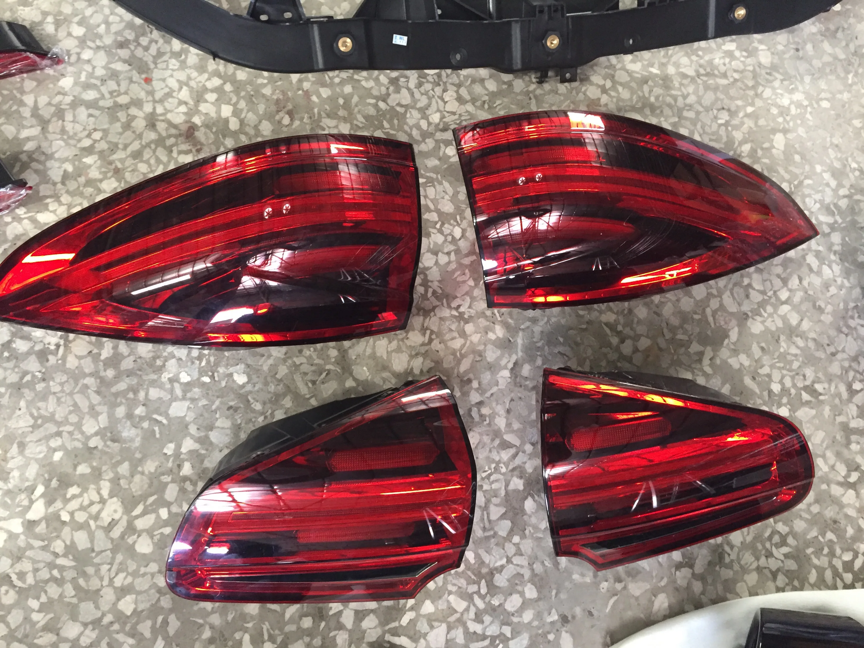 KM for 2011-2014 years for Cayenne 958.1 upgrade 958.2 rear bumper rear door reargate taillights exhausts tips rear parts