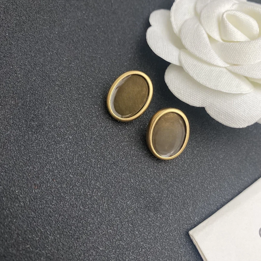 

Elegant and stylish new classic earrings