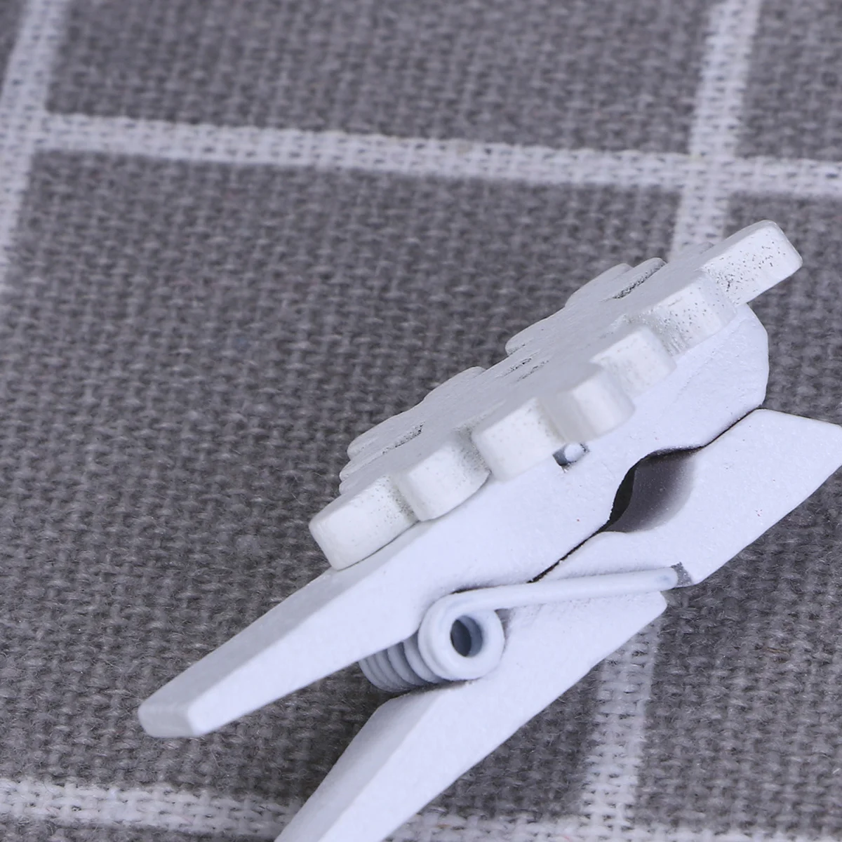 

30pcs Photo Clips Wooden Christmas Snowflake Design For Home Wedding Decoration Hold Memo Note Card Photo Pegs Pins