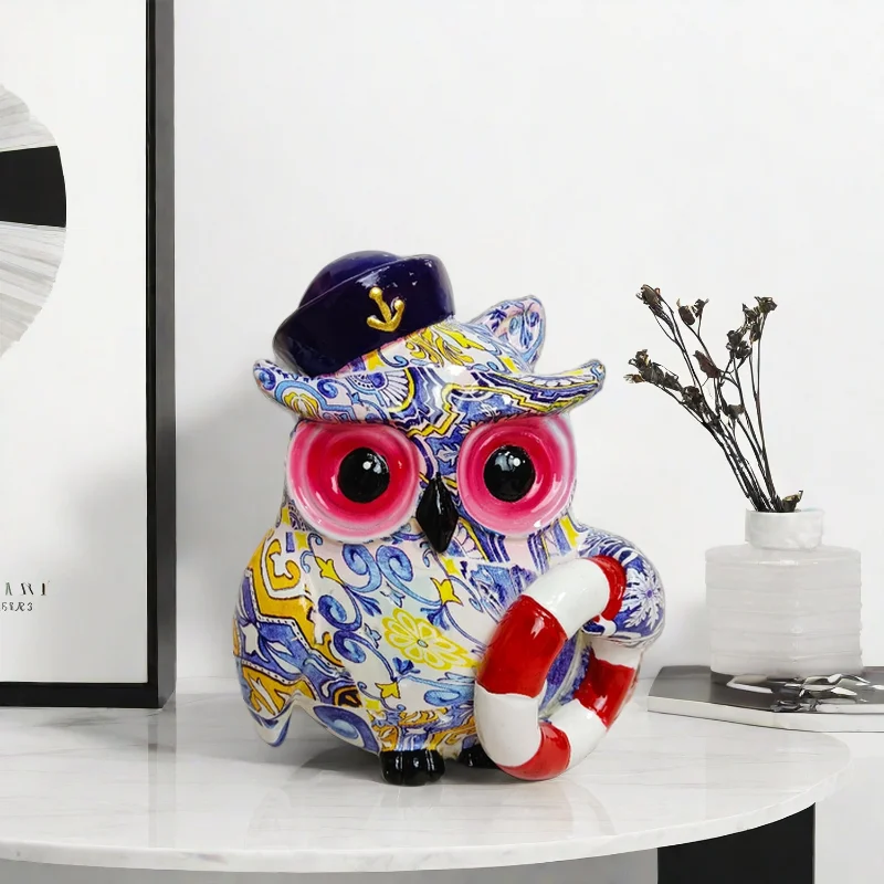 Resin Owl Figurines Vintage Animals Statue Pirates Owl Ornaments Home Living Room Cabinet Desktop Decor Friend Gifts