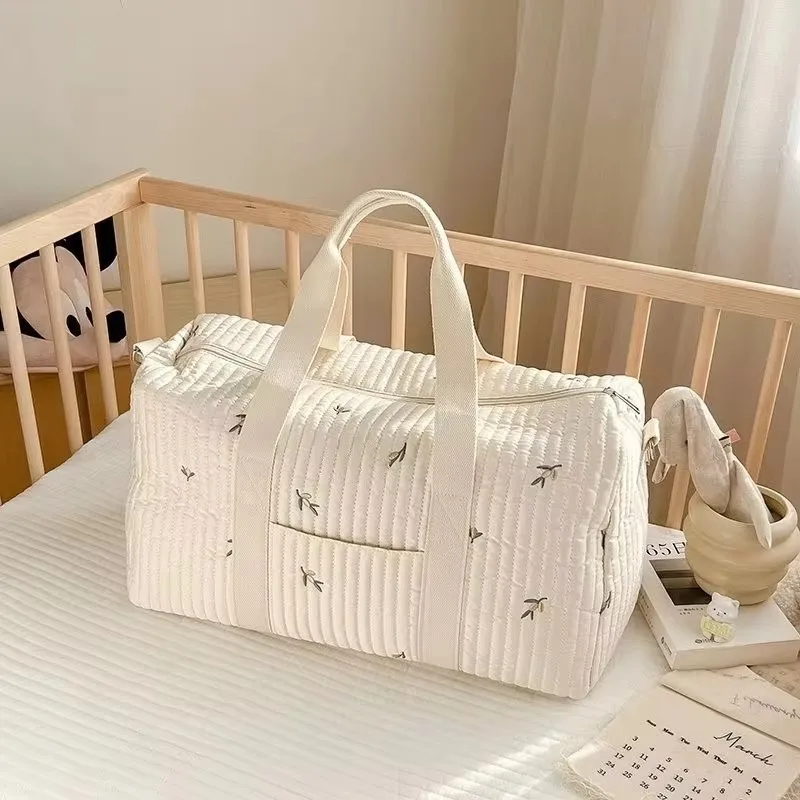 New Embroidered one-shoulder messenger bagLarge Capacity Mommy Travel Bag Multi-functional Handbag Lightweight Diagonal