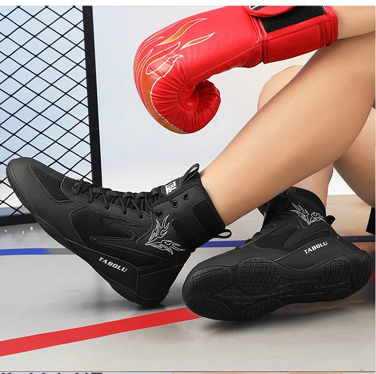 أحذية مصارعة خفيفة الوزن للرجال أحذية ملاكمة شبكية قابلة للتنفس أحذية ملاكمة للتدريب للرجال أحذية رياضية باللون الأسود والأحمر