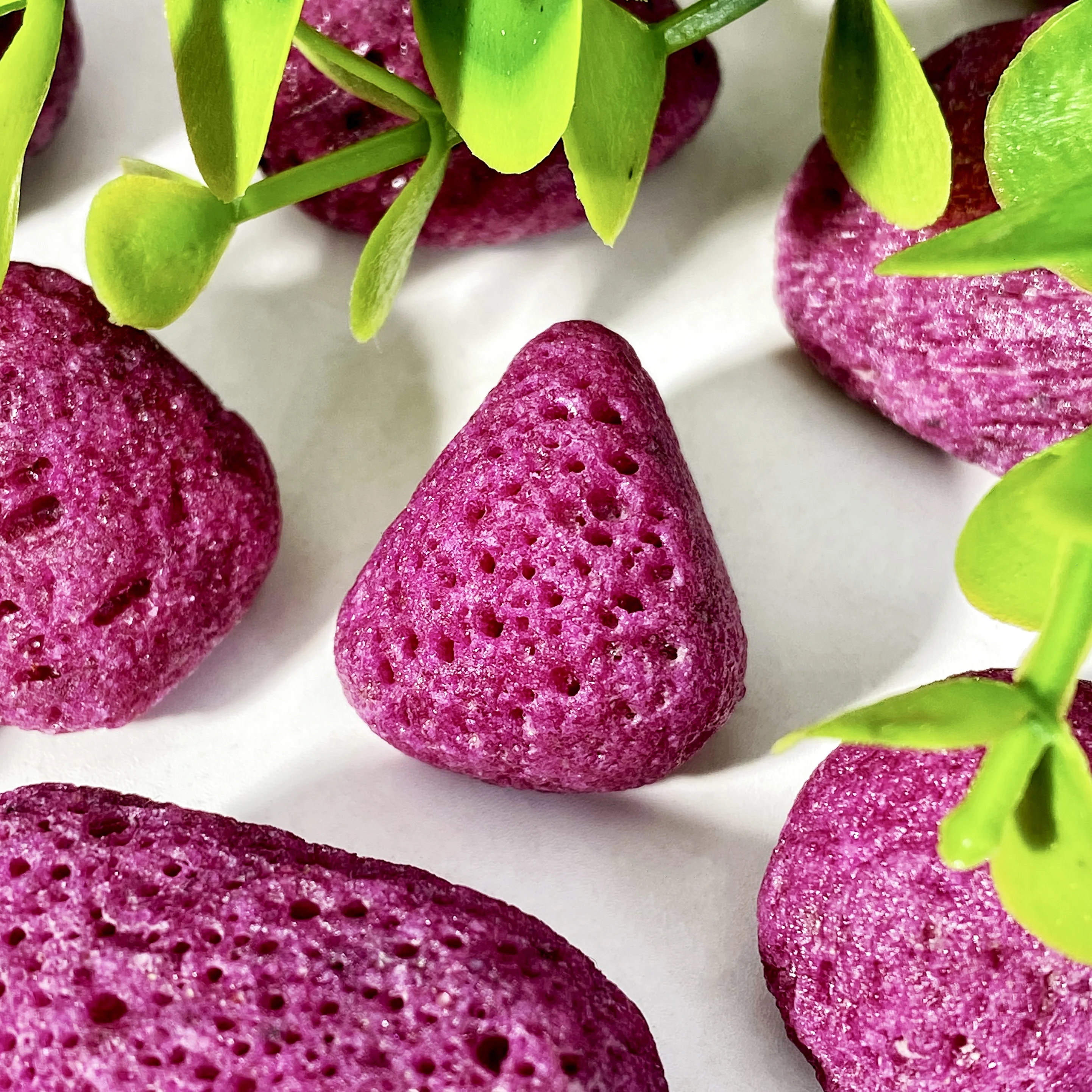 أحجار كريستالية طبيعية مكشكشة ، أحجار كريمة ياقوت عالية الجودة ، كريستال شفاء لامع ، هدية عيد ميلاد ، ديكورات الحفلات ، 10-50 * ، 5 * * #6