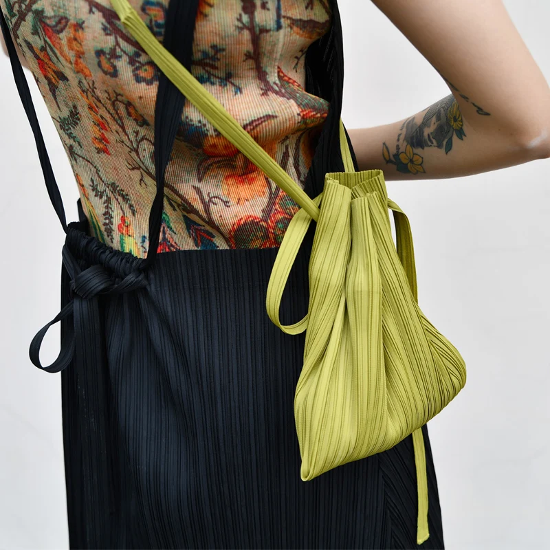 Women 2023 Latest Miyake Fold Designer Bag Shoulder Bag Fashionable Portable Laced Linen Bag Pleated Sack Bag Unicorn Bag