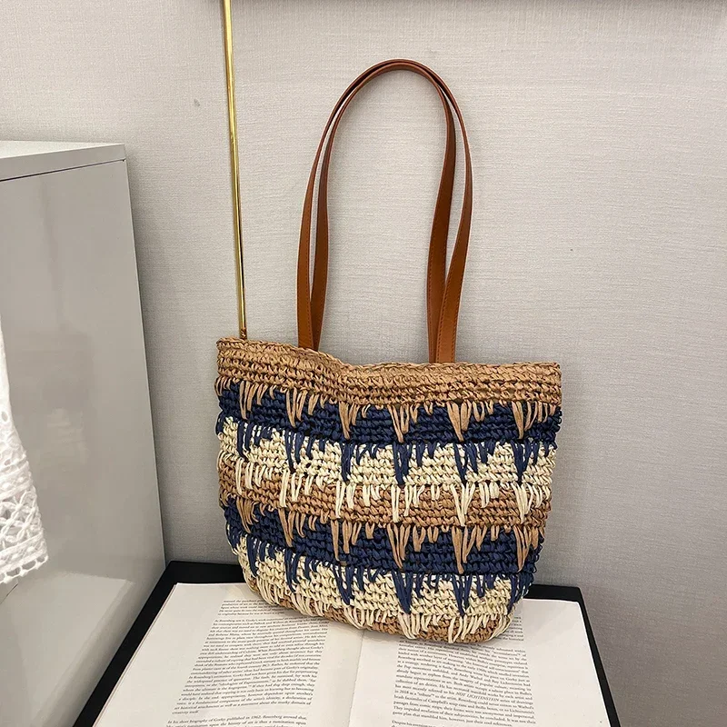 

2025 Summer Essential New Straw Woven Shoulder Bags Casual Striped Large Capacity Exquisite Stylish Design Tote Bags for Women