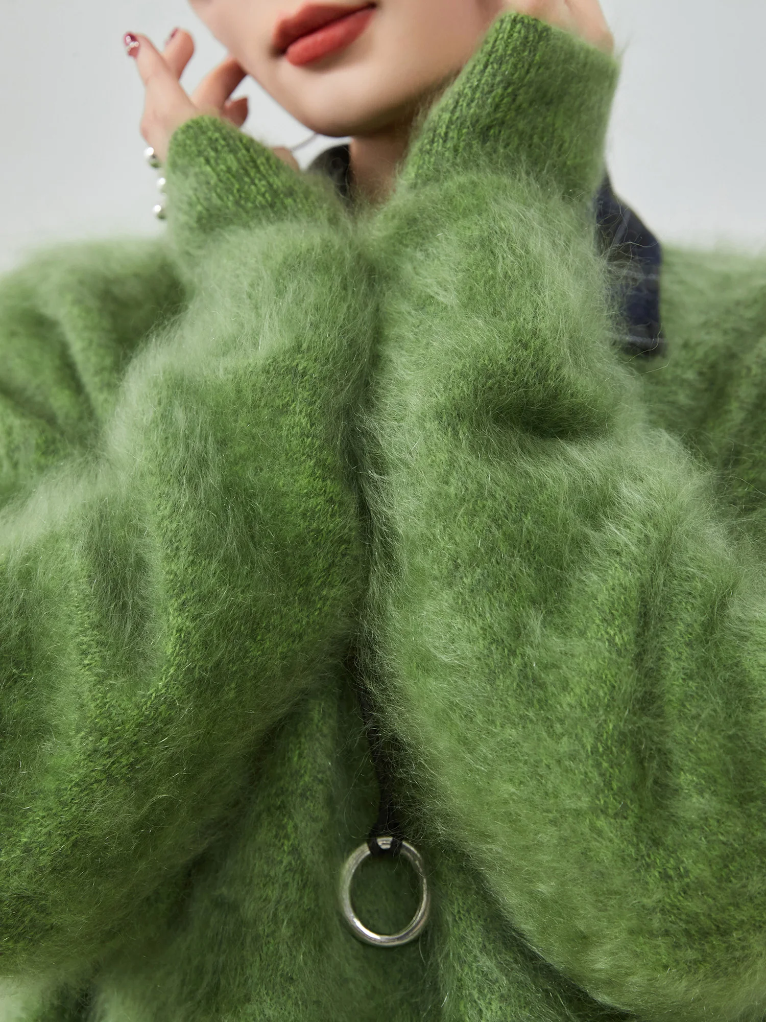 

Ретро-свитер с V-образным вырезом для женщин, мягкий вязаный топ свободного кроя, новинка зимы, комфортный и уютный.