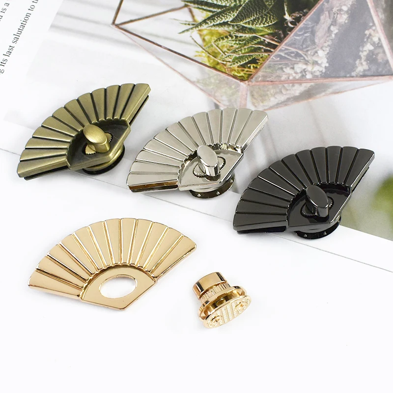 

61.2*33.5mm 2-5Pcs Metal Bag Lock Buckle Rotate Twist Locked Clasp Fan Shaped Handbag Decor Buckles DIY Leather Craft Accessory