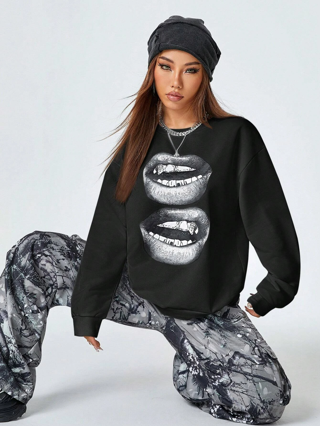 

Winter New Black Lip Print Crew Neck Classic Style Sweatshirt Black Cotton Women's Oversized Hoodie Casual Pullovers