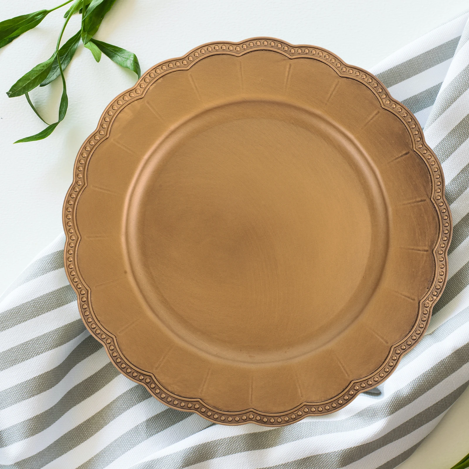 

Vintage Carved Tray 3PCS Dessert Plate Snack Cake Stand Rustic Platter Farmhouse Serving Tableware PP Embossed Edge Hand Wash