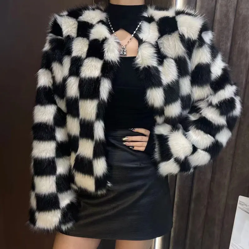 

Autumn Faux Fox Fur Chic Woman Winter Furry Cardigan Fleece Tops Checkerboard Bomber Jacket Black White Plaids Coat Flocking