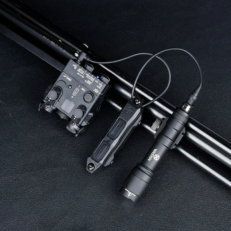 DBAL A2 Red Green Dot Laser Surefi M300 M600 Flashlight Pressure Switch Hunting Airsoft Weapon Light For 20mm MLOK KEYMOD Rail - Image 2