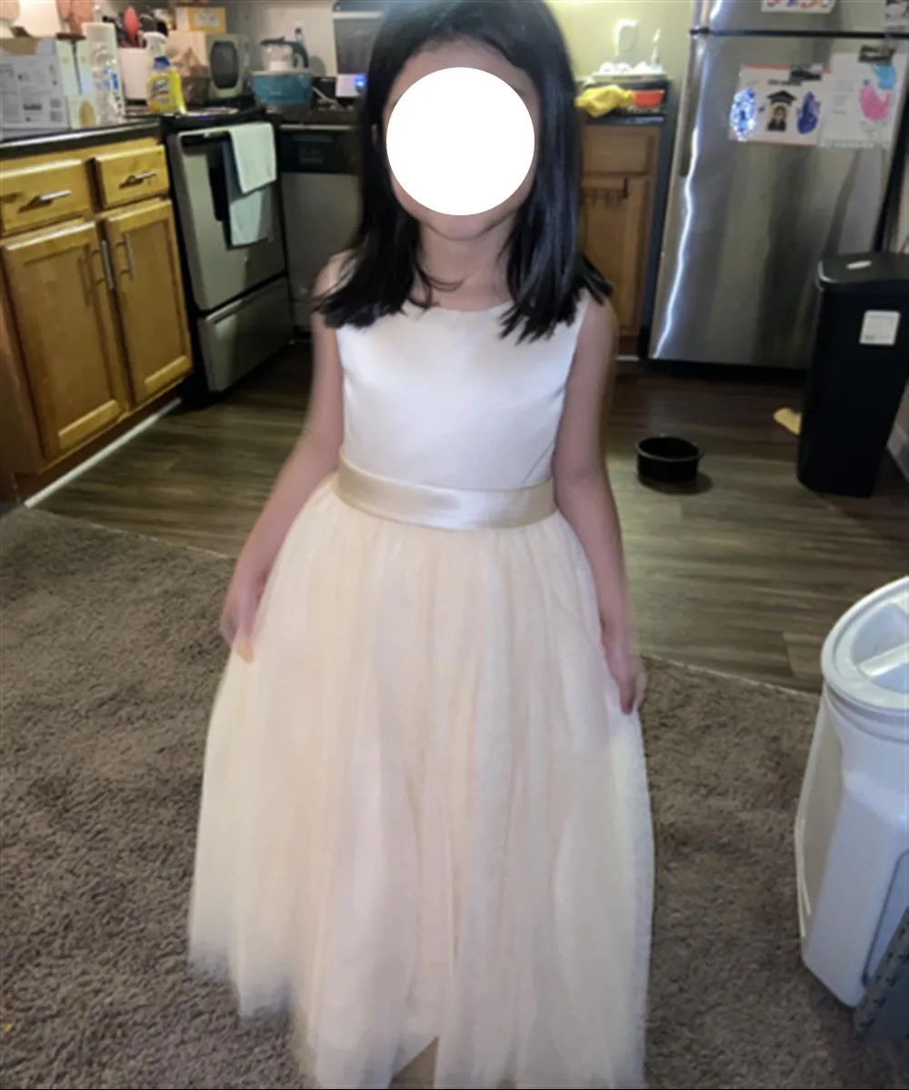 カスタマイズされたかわいいフラワーガールのウェディングドレスサテンノースリーブリボンプリンセス誕生日パーティープロムパフォーマンス子供初聖体拝領ガウン