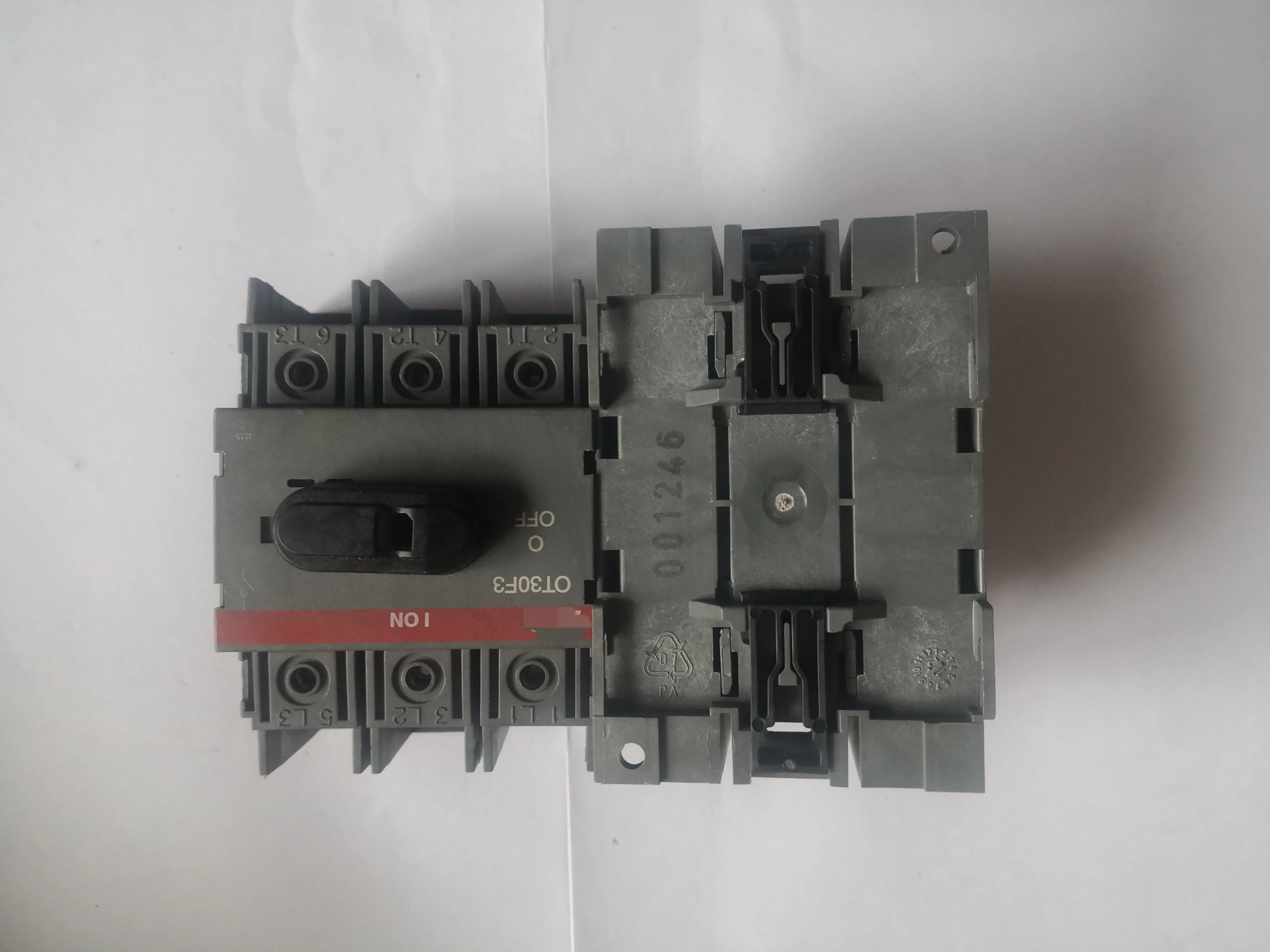 Brand New Original OT30F3 Isolating Switch (Without Original Box) - Ready Stock.