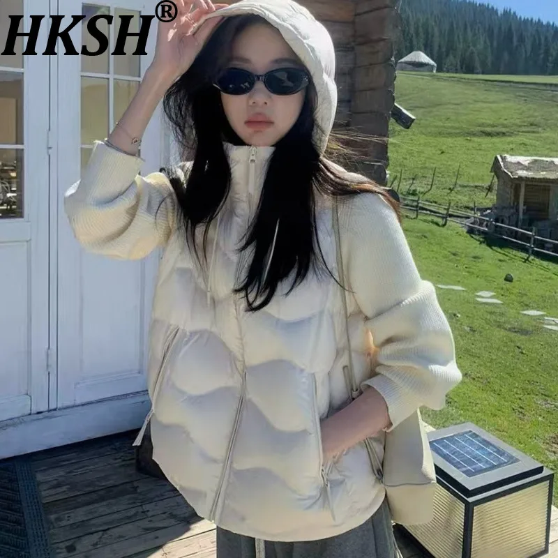 

HKSH Autumn Winter New Women's Hooded Down Coat Zipper Pocket Knitted Sleeve Patchwork Warm Padded Jacket Eleganr Casual HK14194