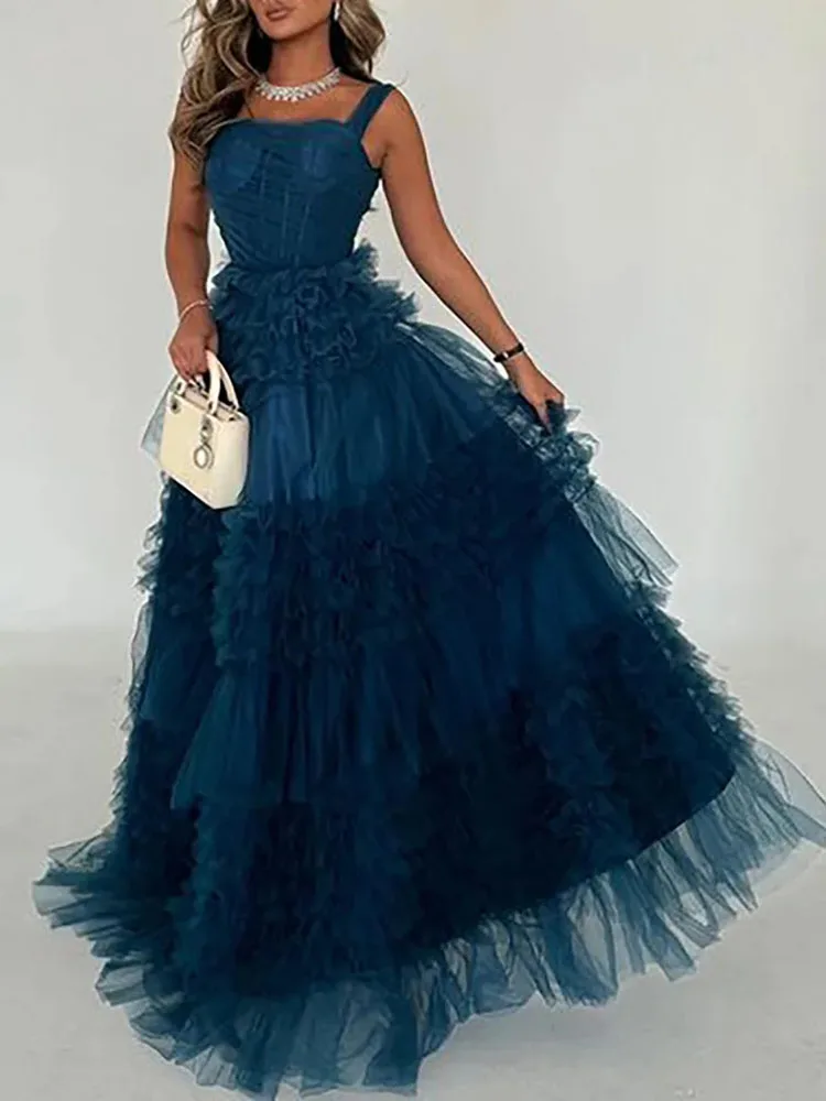 فساتين سهرة رسمية من LAYXHS باللون الأزرق الداكن ورقبة مربعة من التل المتدرج مكشكشة على شكل حرف a فساتين لحضور الحفلات الموسيقية مخصصة من Fساتين