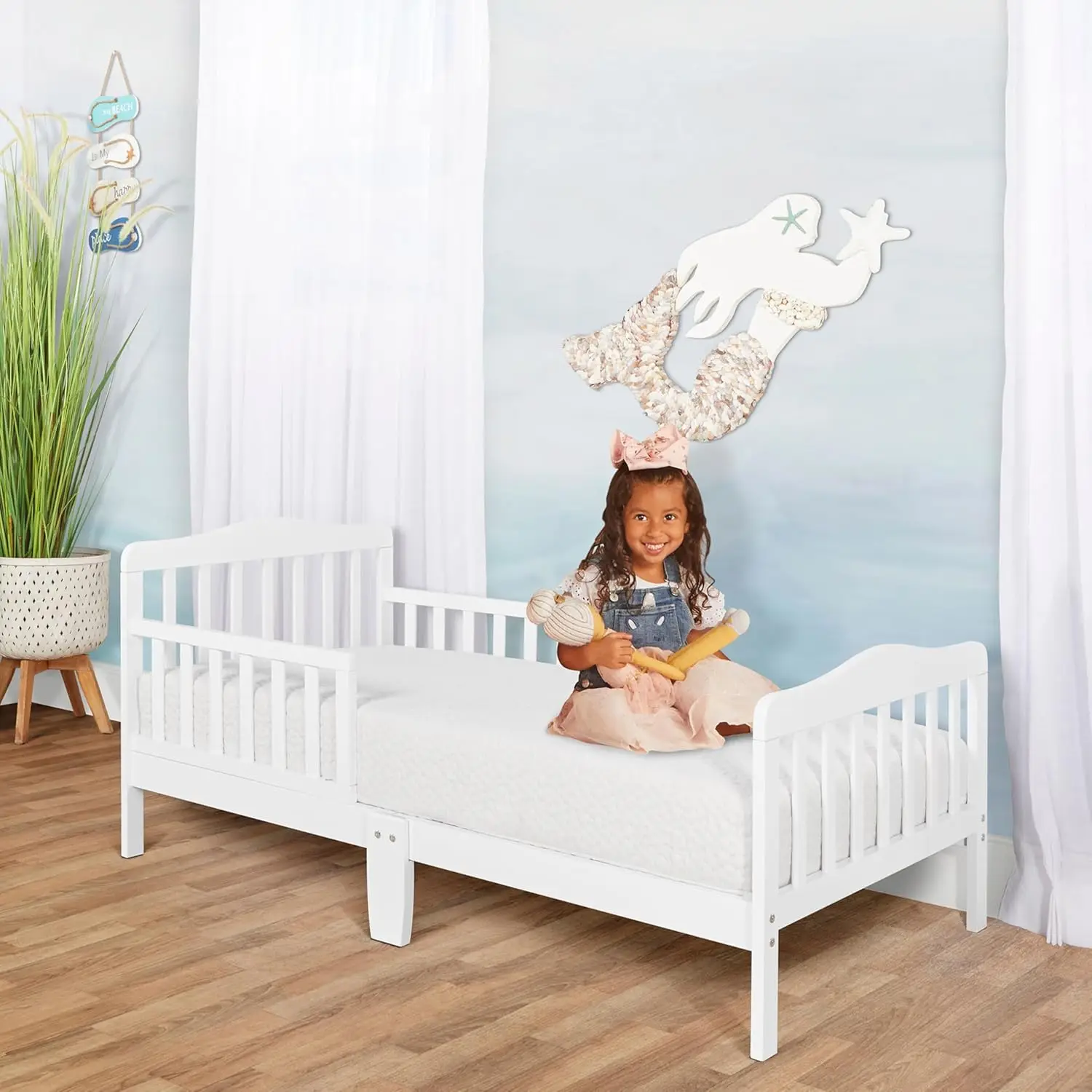 Letto per bambini dal Design classico In bianco, certificato Greenguard Gold e JPMA, Design da basso a pavimento, due sponde di sicurezza laterali, Non tossico F