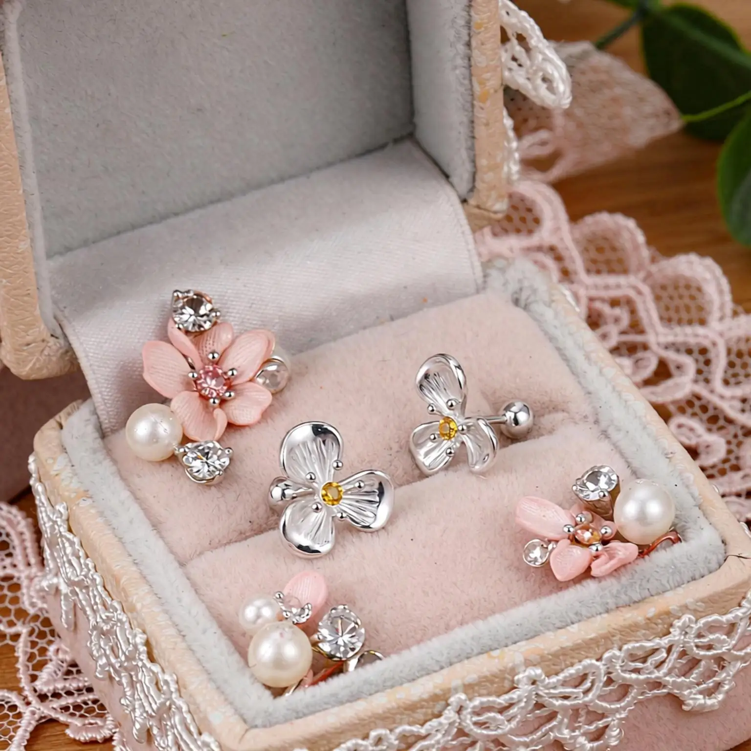 Exquisite 925 Sterling Silver Three Petal Flower Crystal Zircon Earrings for Women Girls Engagement Party Fashion Jewelry Gifts