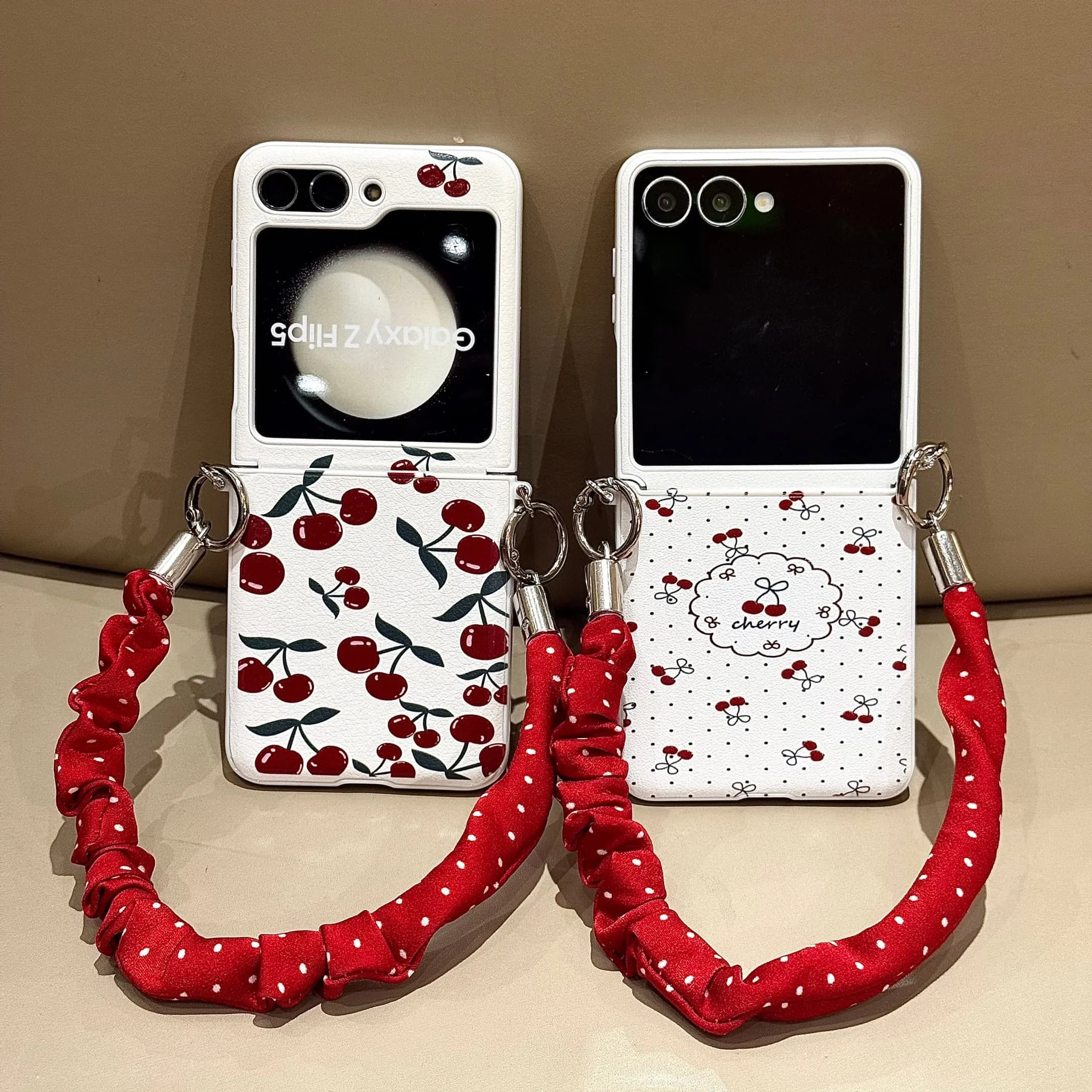 

Back Cover For Samsung Galaxy Z Flip 4 5 6 7 Case Cherry Bracelet Wristband Chain Pu Leather Hard PC Shockproof Phone Case