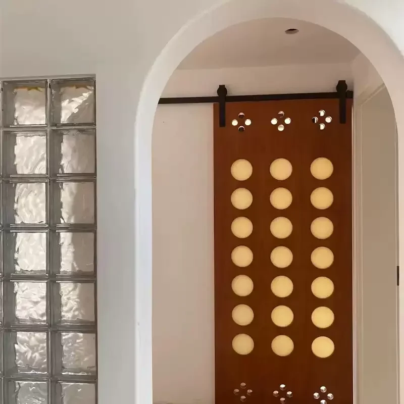 Portas deslizantes nórdicas de luxo personalizáveis, portas suspensas para cozinha e banheiro, design dobrável, móveis para casa