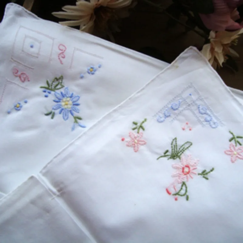 4PCS Foreign Trade Hand Embroidery Drawn-crimped Vintage Cotton Handkerchief Small Square Gift 28CM