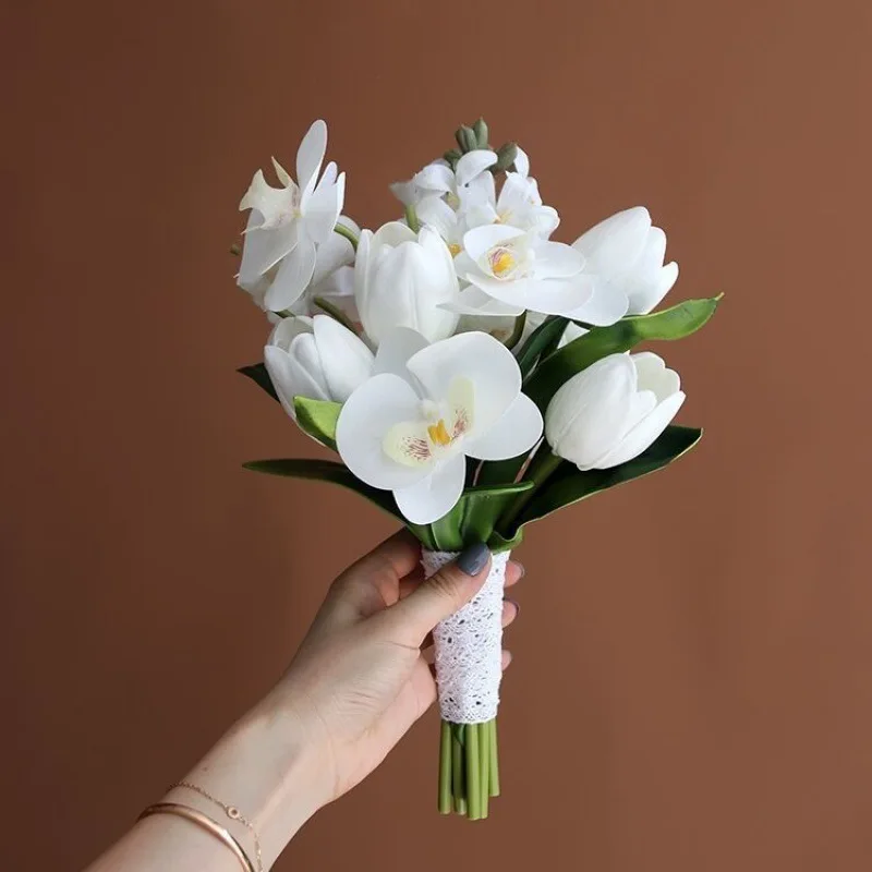 

Свадебный букет «Ландыш» Французский элегантный тюльпан Свадебные цветы Настоящее прикосновение Шелковая цветочная композиция Фотография Домашний декор