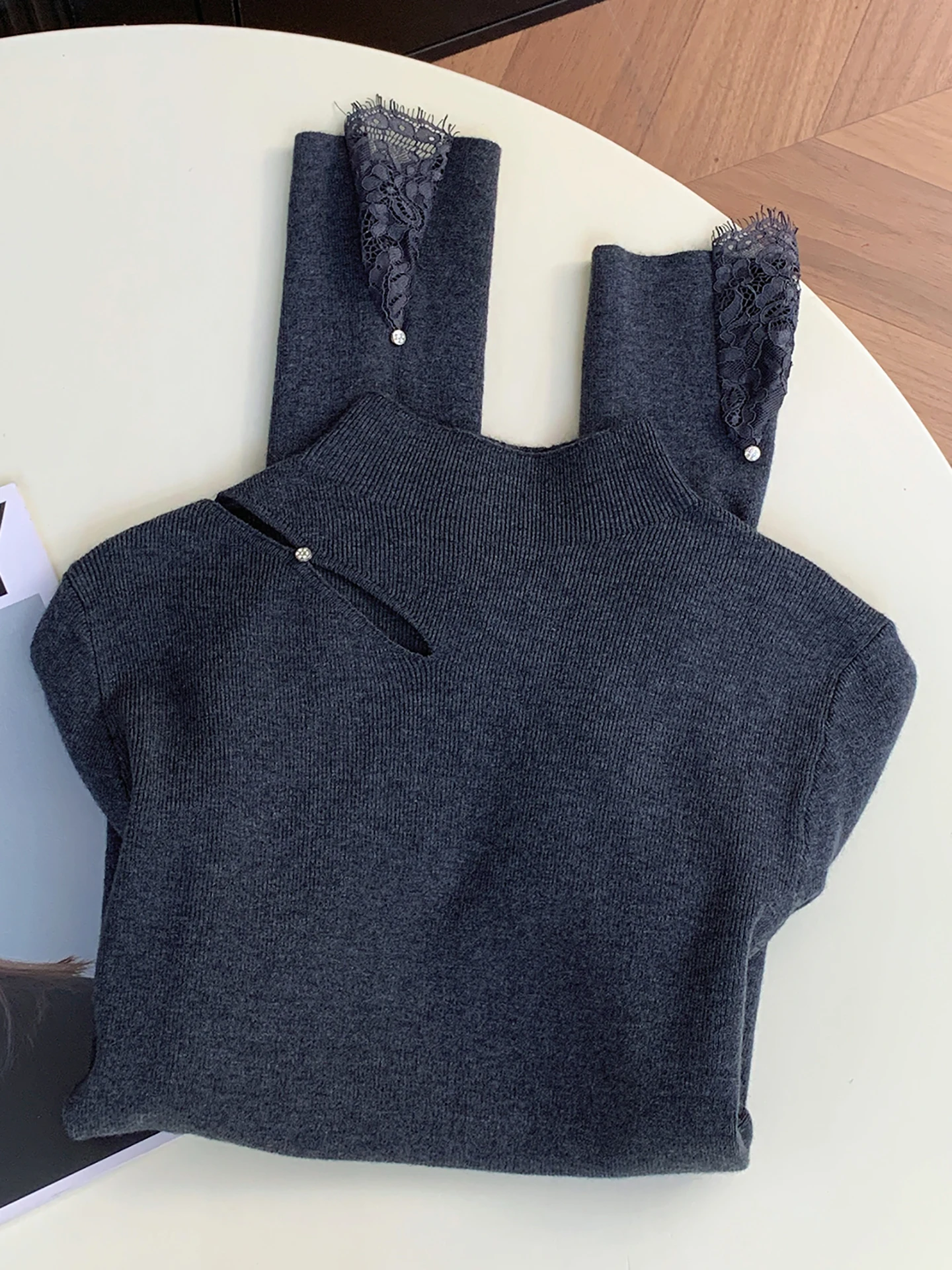 

Вязаный свитер с вырезами Ele, облегающий, с высоким воротом, базовый слой для женщин, тренд зимы 2025