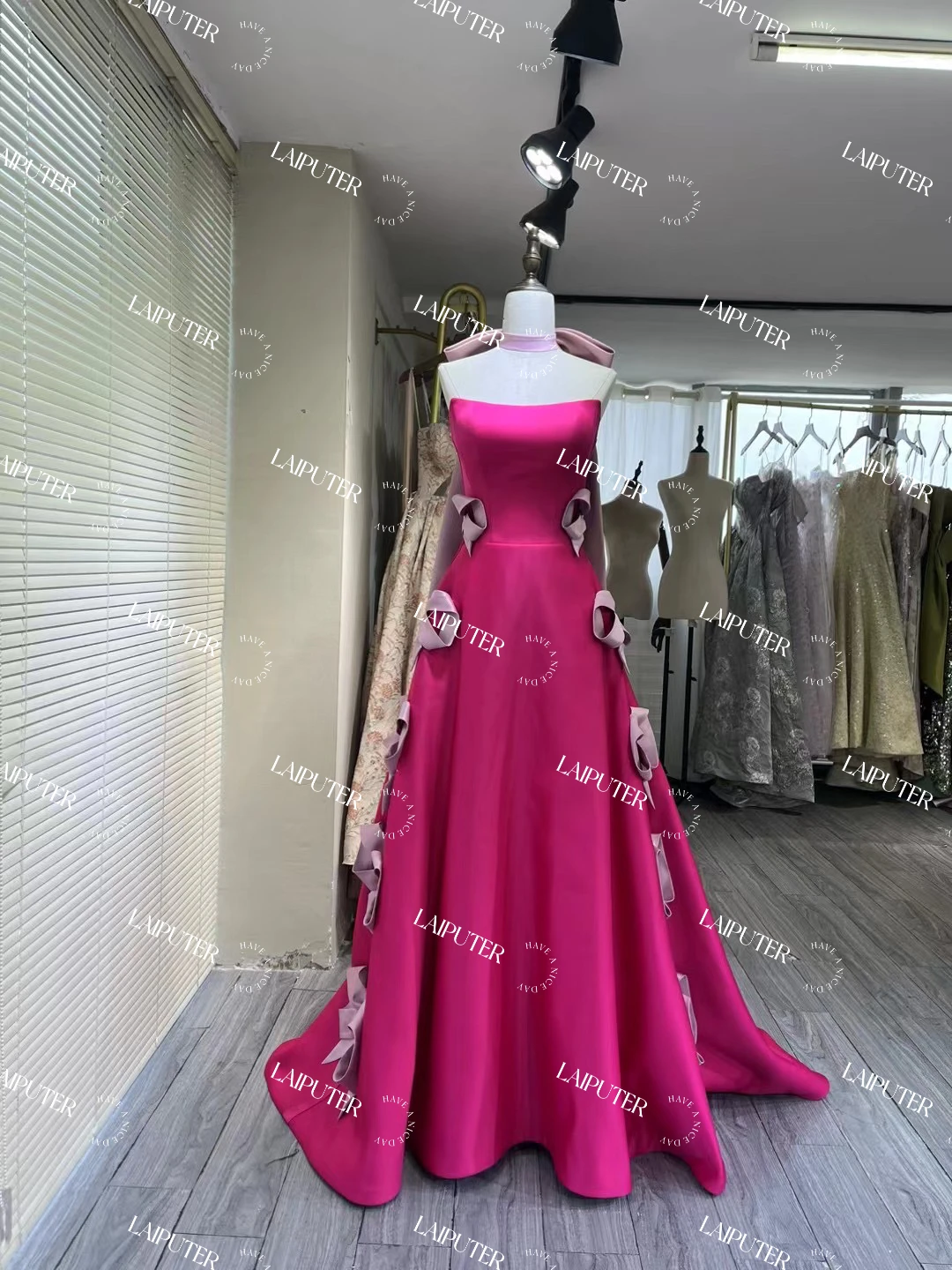 Fuchsia Satin Ballkleider A-Linie Schulterfrei Schleife Knoten Abendkleid Neckholder Band Elegantes Damen-Berühmtheitskleid 2024