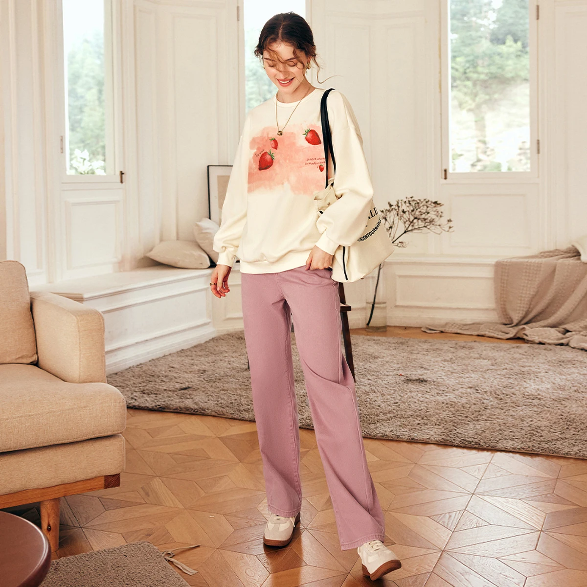 เสื้อสเวตเชิ้ตผู้หญิงสไตล์ฝรั่งเศส OLrain รุ่น 2025 ฤดูใบไม้ร่วง คอกลม แขนยาว ทรงหลวม ลายสตรอว์เบอร์รี รุ่น O23CR69653