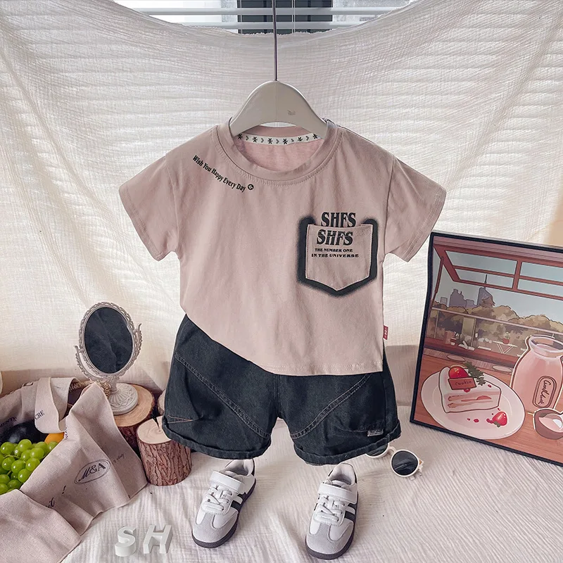 ملابس أطفال أولادي 2026 ملابس صيفية غير رسمية مطبوعة بجيب رقعة وأكمام قصيرة تي شيرت علوي وسراويل قصيرة ملابس أطفال من قطعتين