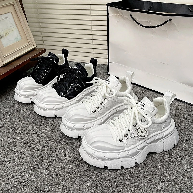 

2025 Spring and Autumn Fashion Heightening Skinny Heightening Platform Versatile Women's Casual Sneakers