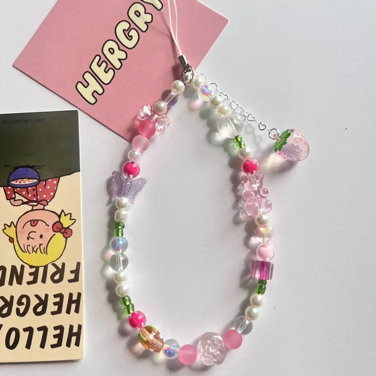 

Oryginalny, ręcznie robiony pasek do telefonu komórkowego Y2K Niche Sunny Pink Strawberry Pendant Butterfly Bead Keychain Lanyard