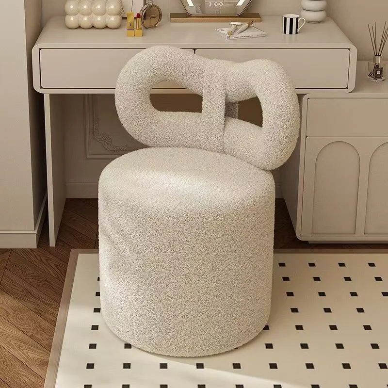 nouveau-tabouret-de-maquillage-domestique-moderne-et-simple-chaise-de-coiffeuse-pour-chambre-de-fille-style-creme-avec-dossier-confortable-et-pratique-pour-la-maison