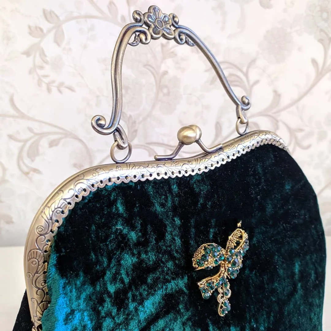 Lost in Vinatge Royal Emerald Velvet Clasp Clutch Beset with Diamonds Bag Snap Closure Frame Evening Clutch 25x18x8cm