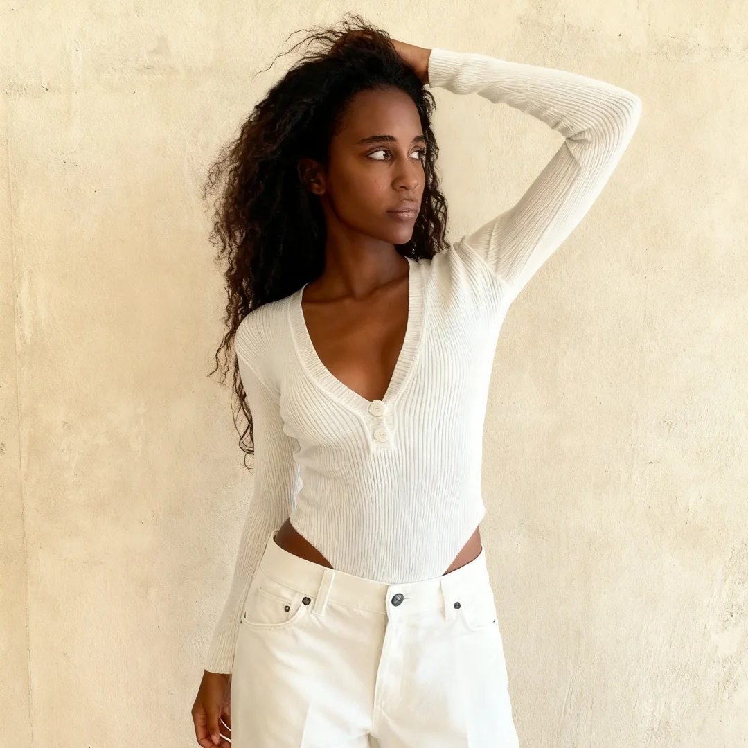 

Облегающий женский сексуальный хлопковый боди в рубчик с длинными рукавами, глубоким V-образным вырезом и пуговицами