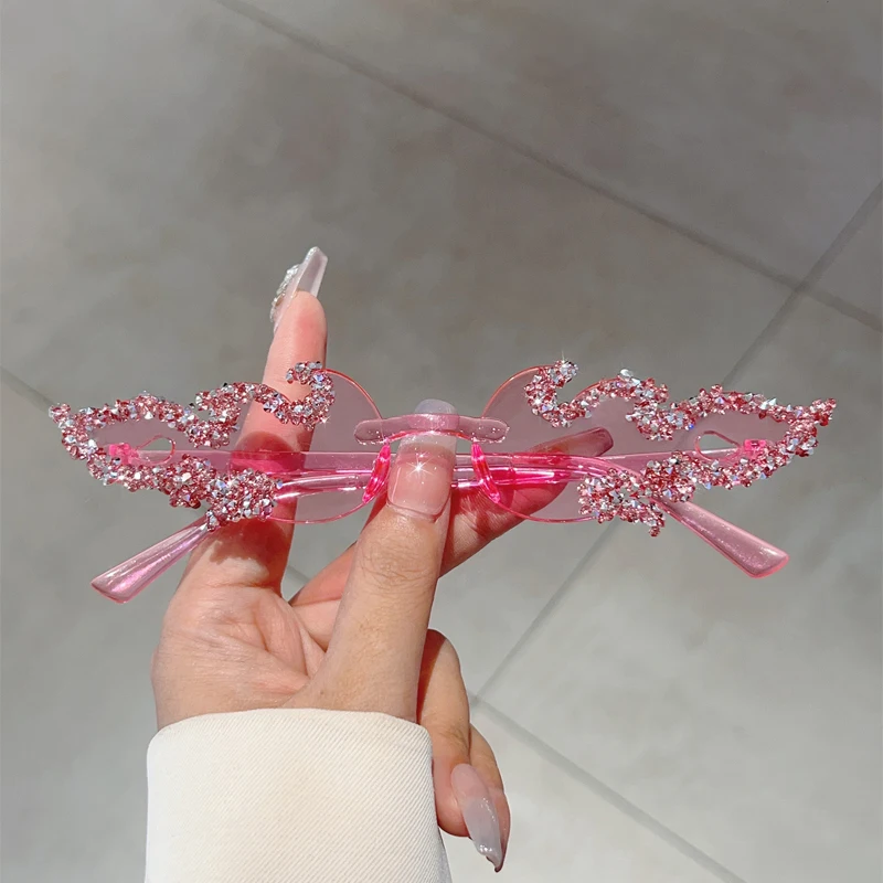 KAMMPT, gafas de sol de moda sin montura con diseño de fuego para mujer, decoración de Color caramelo, gafas de sol de fiesta, gafas de sol rosas de playa brillantes de cristal elegante