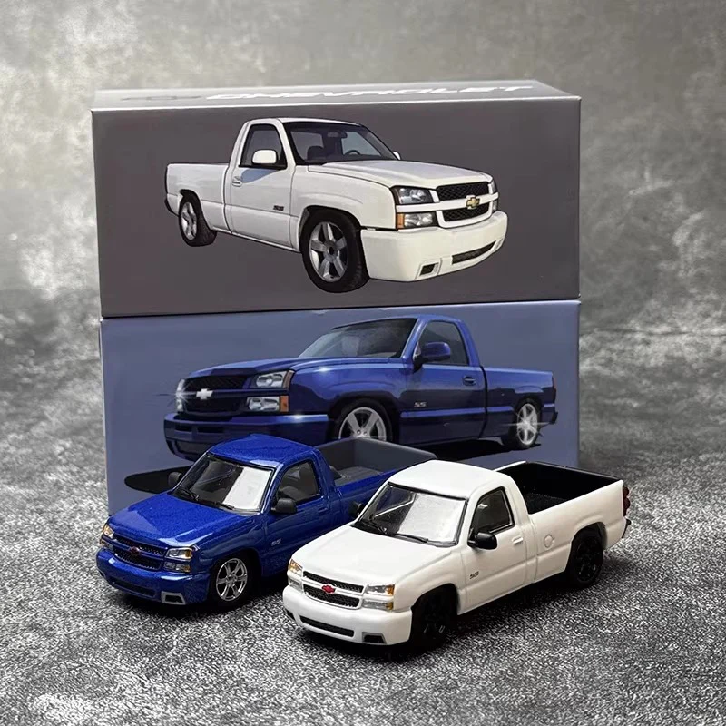 

Масштабная модель автомобиля Chevrolet Silverado Single Cab 1:64, имитация из сплава, статическая, коллекционная, игрушка, подарок, сувенир, украшение