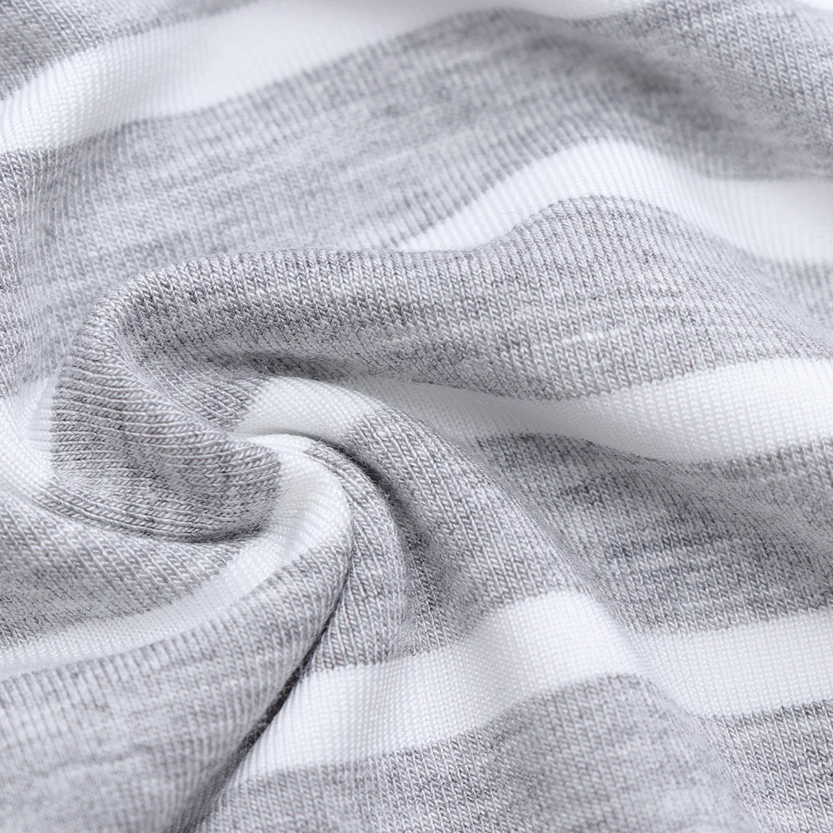 

Striped Triangle Nursing Shawl Modal Soft Skin-Friendly Outdoor Breastfeeding Cover Stroller Wind Cold Protection