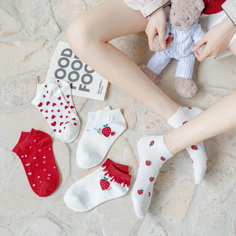 Fashion New Women Cute Cartoon Cotton Sock Spring Summer Lady Girl Strawberry Heart-Shaped Kawaii Socks For Women Wholesale